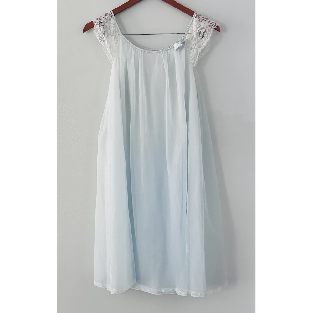 Vtg Vanity Fair Women's 1970s Nightgown Size Small Nylon Light Blue Lace Trim